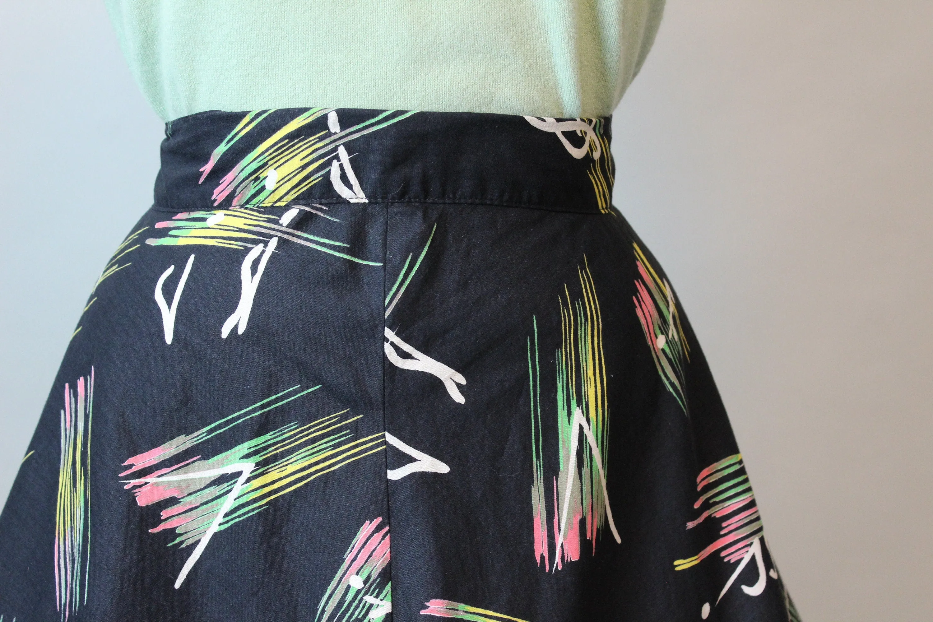 1950s MUSIC NOTES novelty print skirt small | new fall