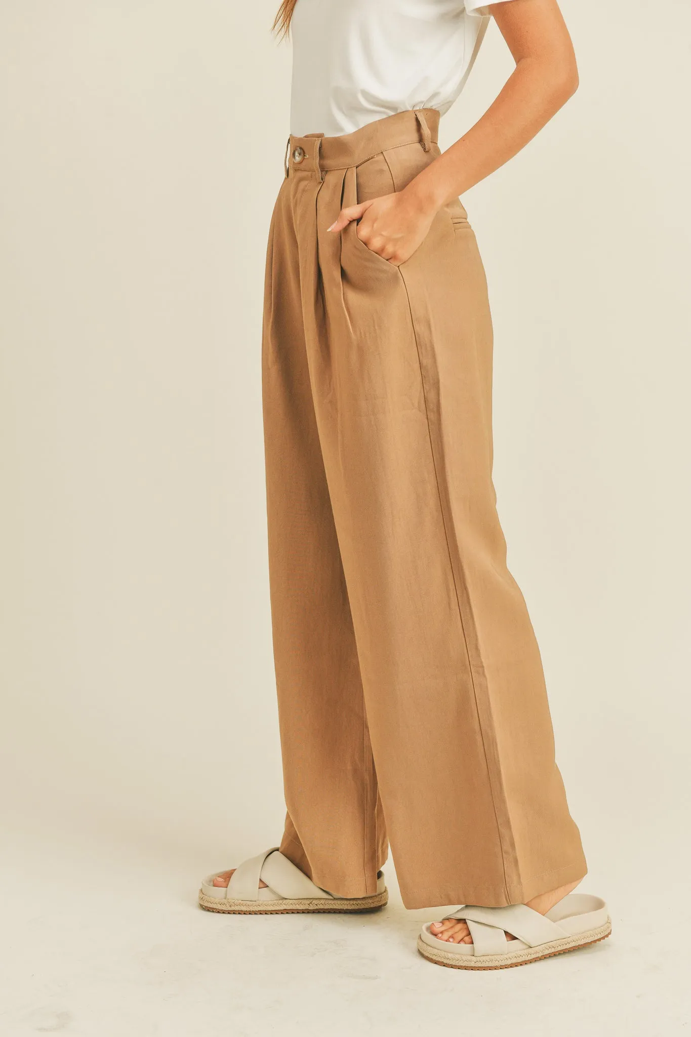 Arid Trousers in Camel