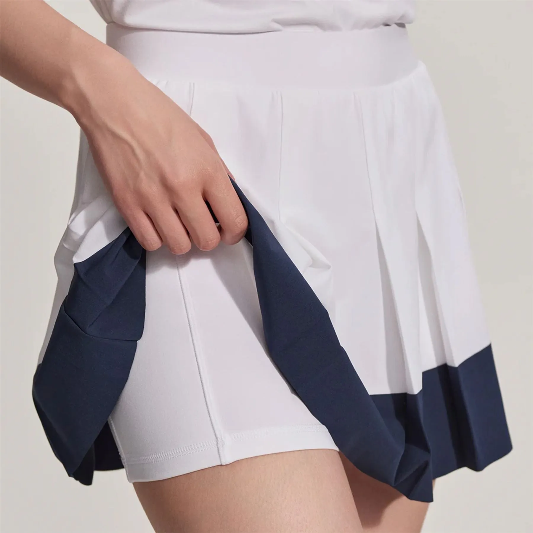 Chase 14.5 Inch Mid Rise Skort White/Blue Nights