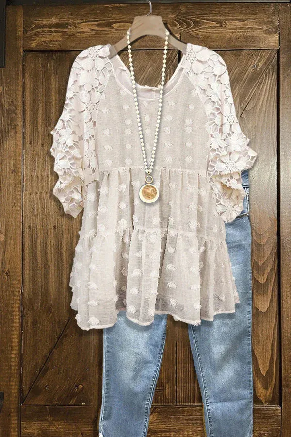 Chiffon blouse with ruffled sleeves and fashionable lace trim