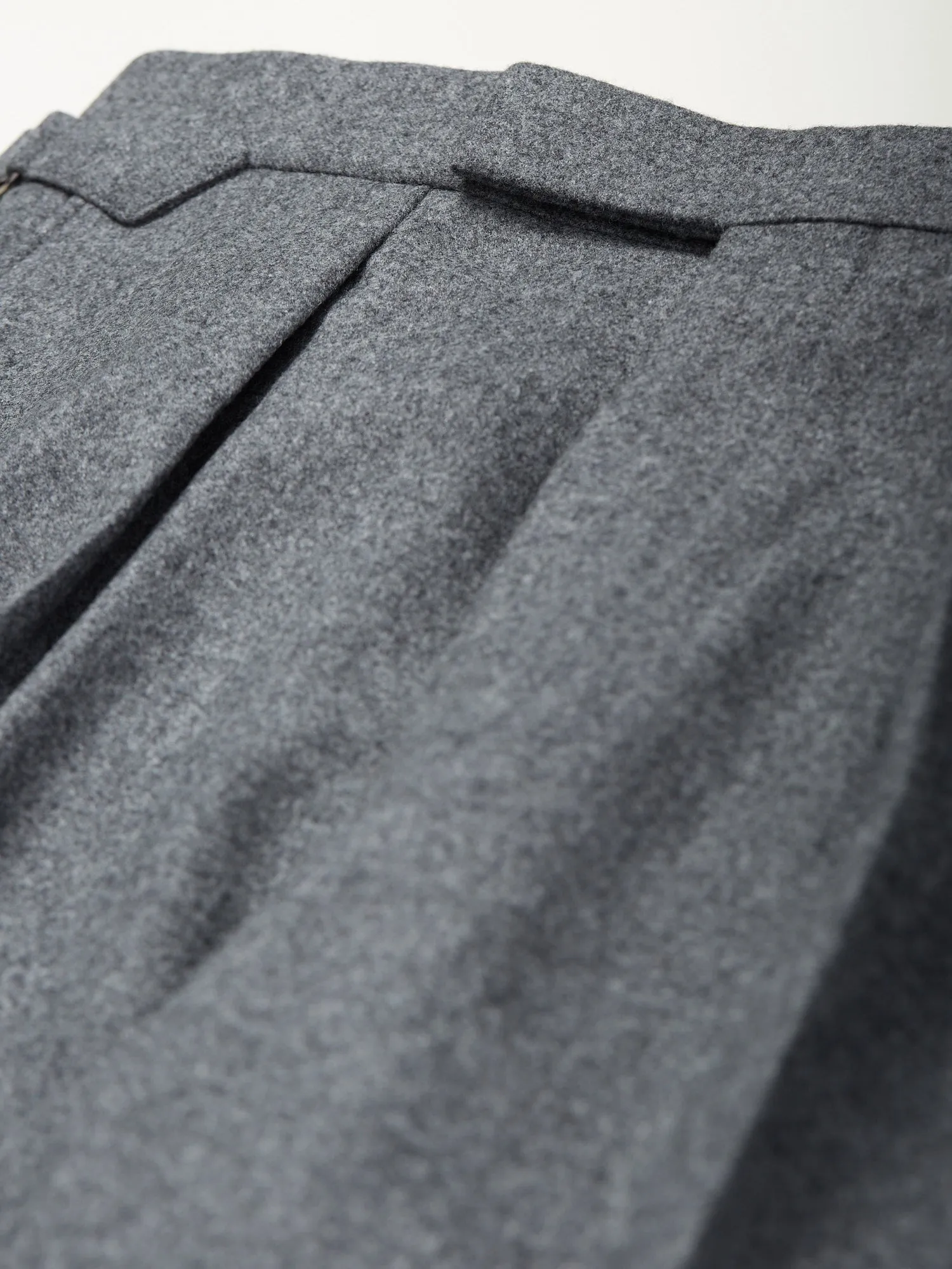 Colkirk Woolen Flannel Pleated Trousers Mid Grey