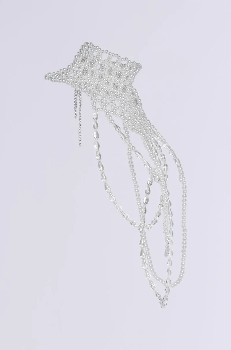 ELEGANCE IS ME STATEMENT NECKLACE