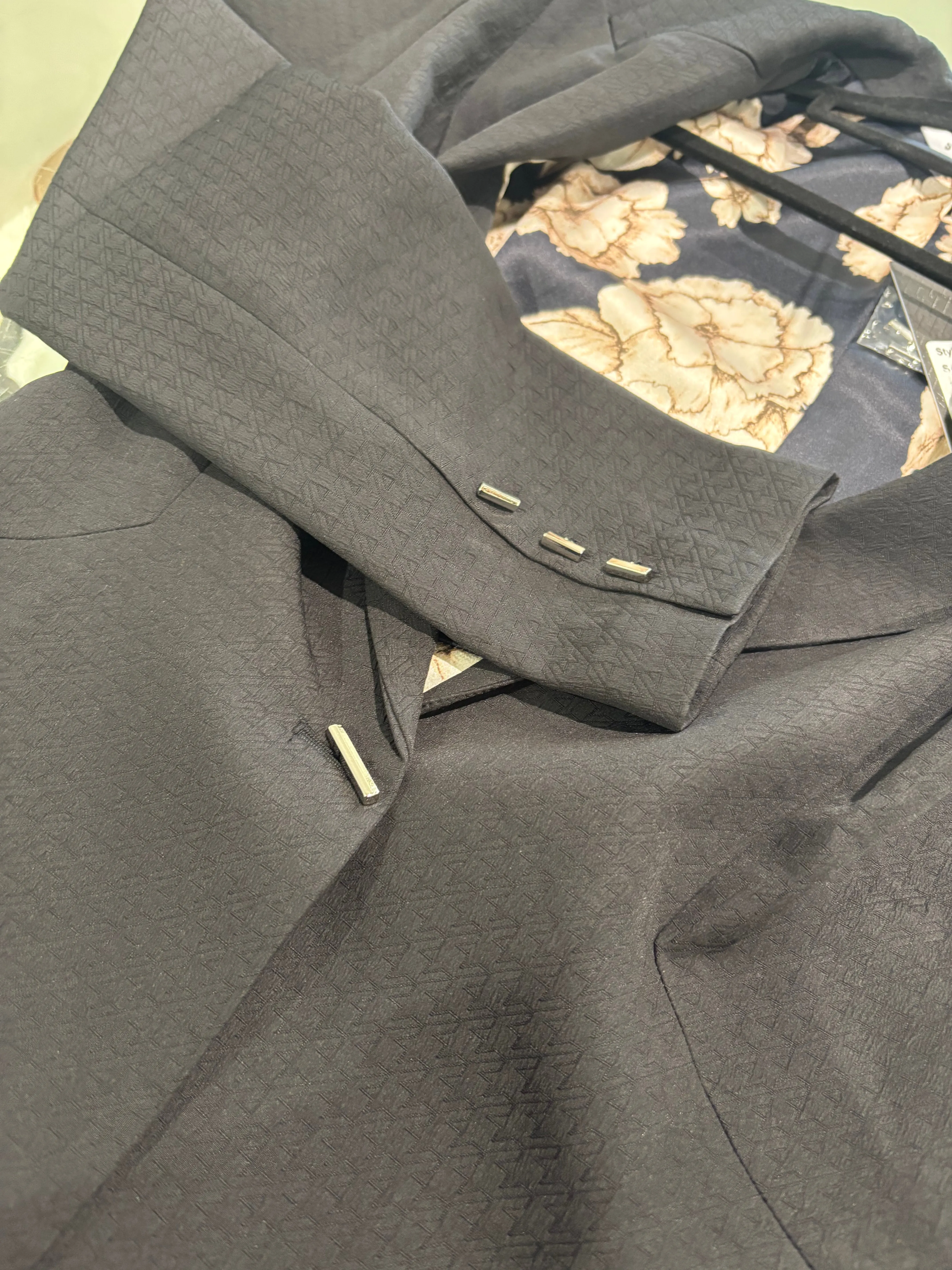 Flora Blazer 	Black