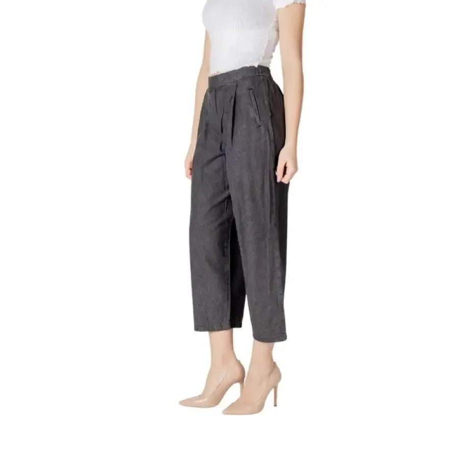 Gray Cropped Pleated Pants