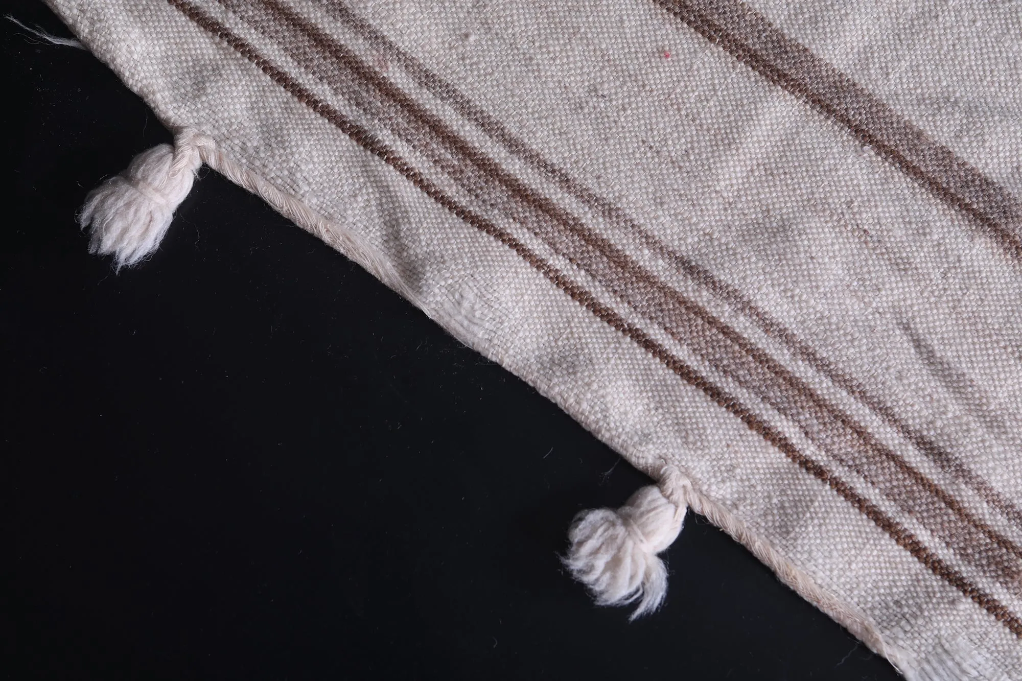 Handwoven Moroccan Rug - 6.2 FT X 10.3 FT | Timeless Elegance