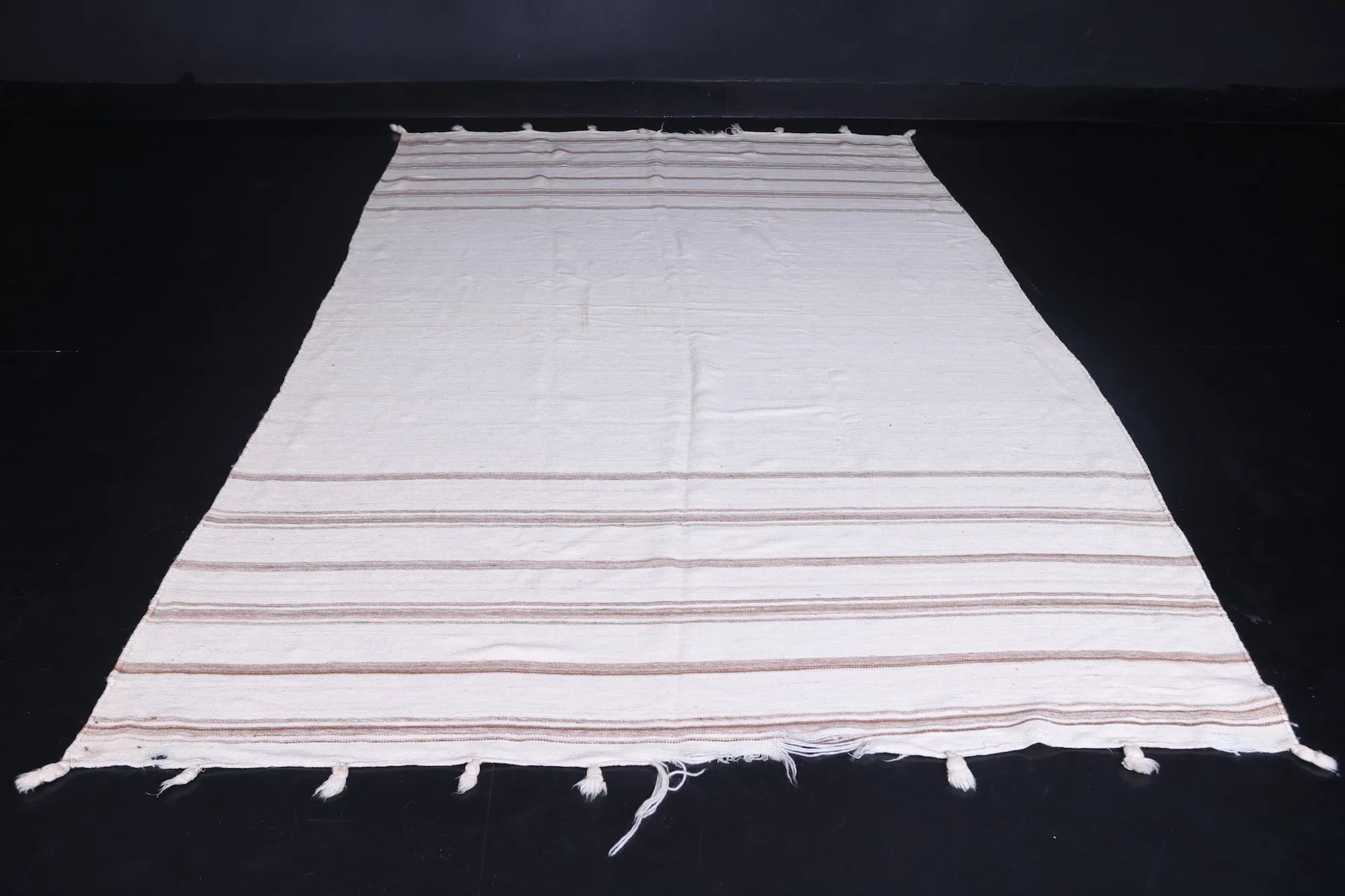 Handwoven Moroccan Rug - 6.2 FT X 10.3 FT | Timeless Elegance