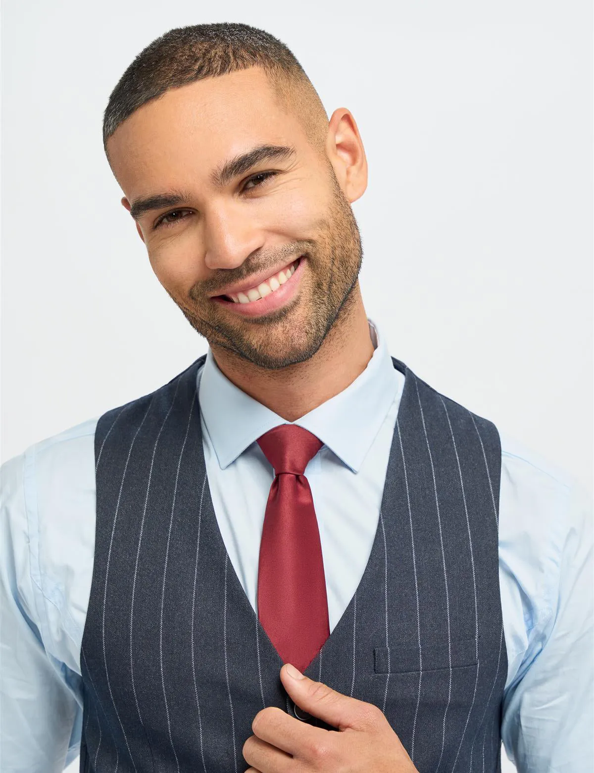INVINCIBLE – NAVY 3 PIECE PINSTRIPE SUIT TAILORED FIT
