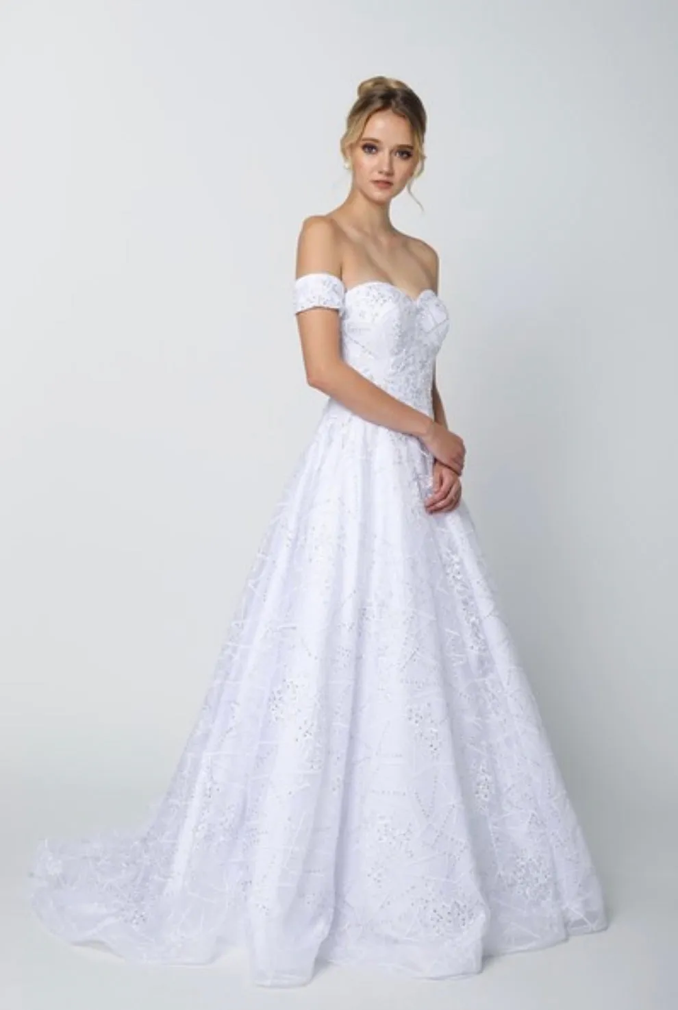 Juliet Wedding Gowns 692W