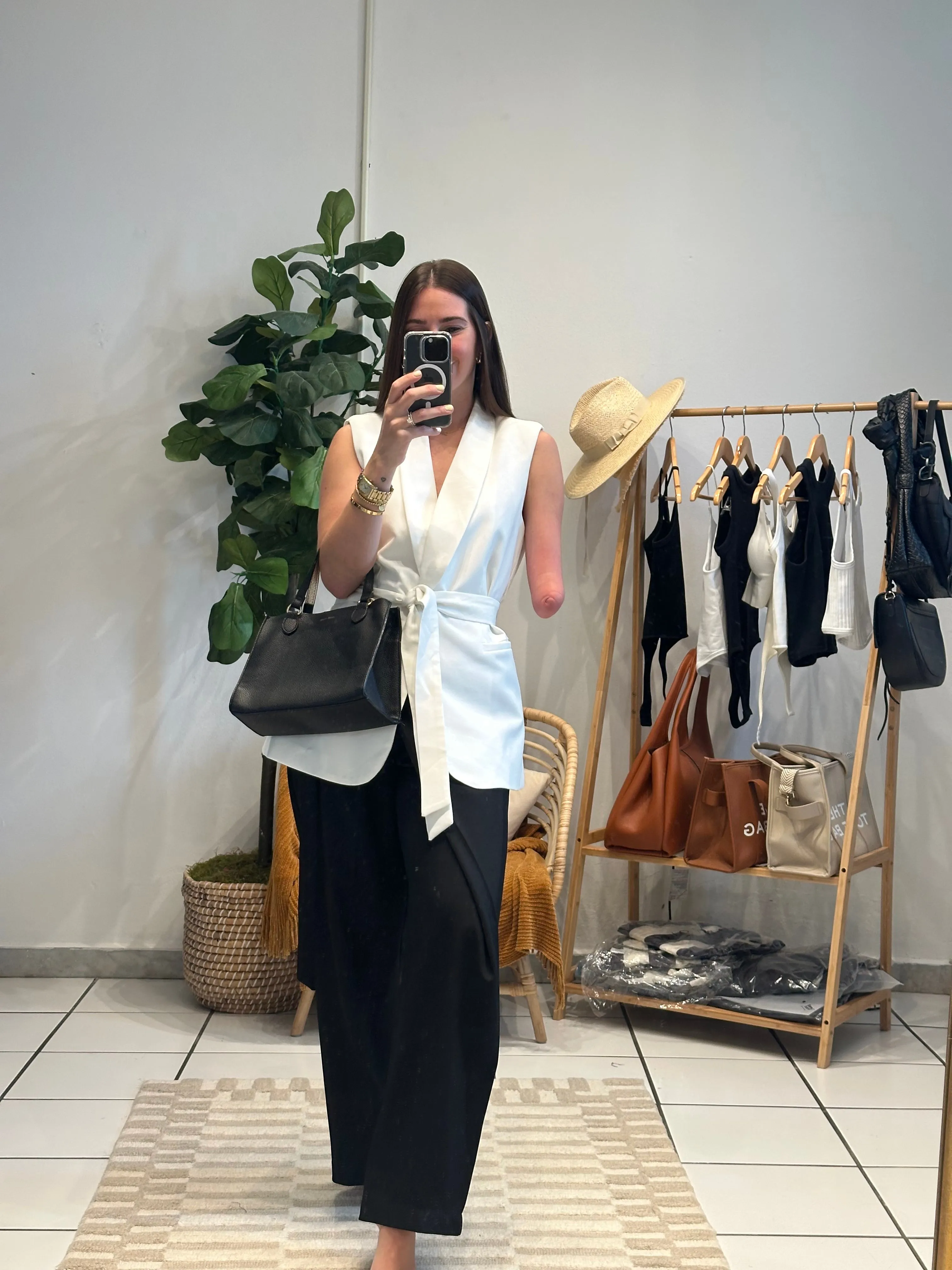 PLEATED TROUSERS - BLACK