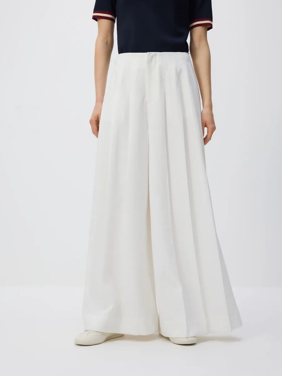 Pleated trousers
