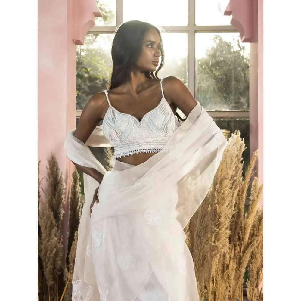 Saanjh by Lea Aarna White Embroidered Organza Pre-Stitched Saree