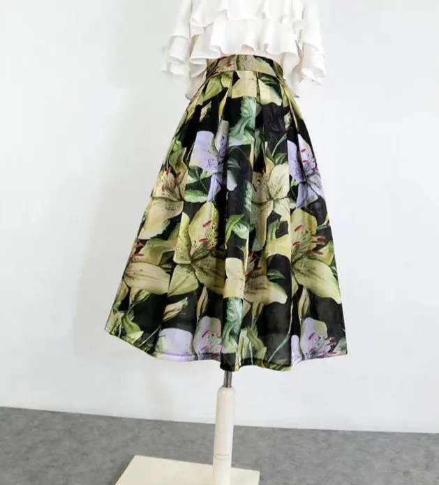 simple printed high-waisted skirts