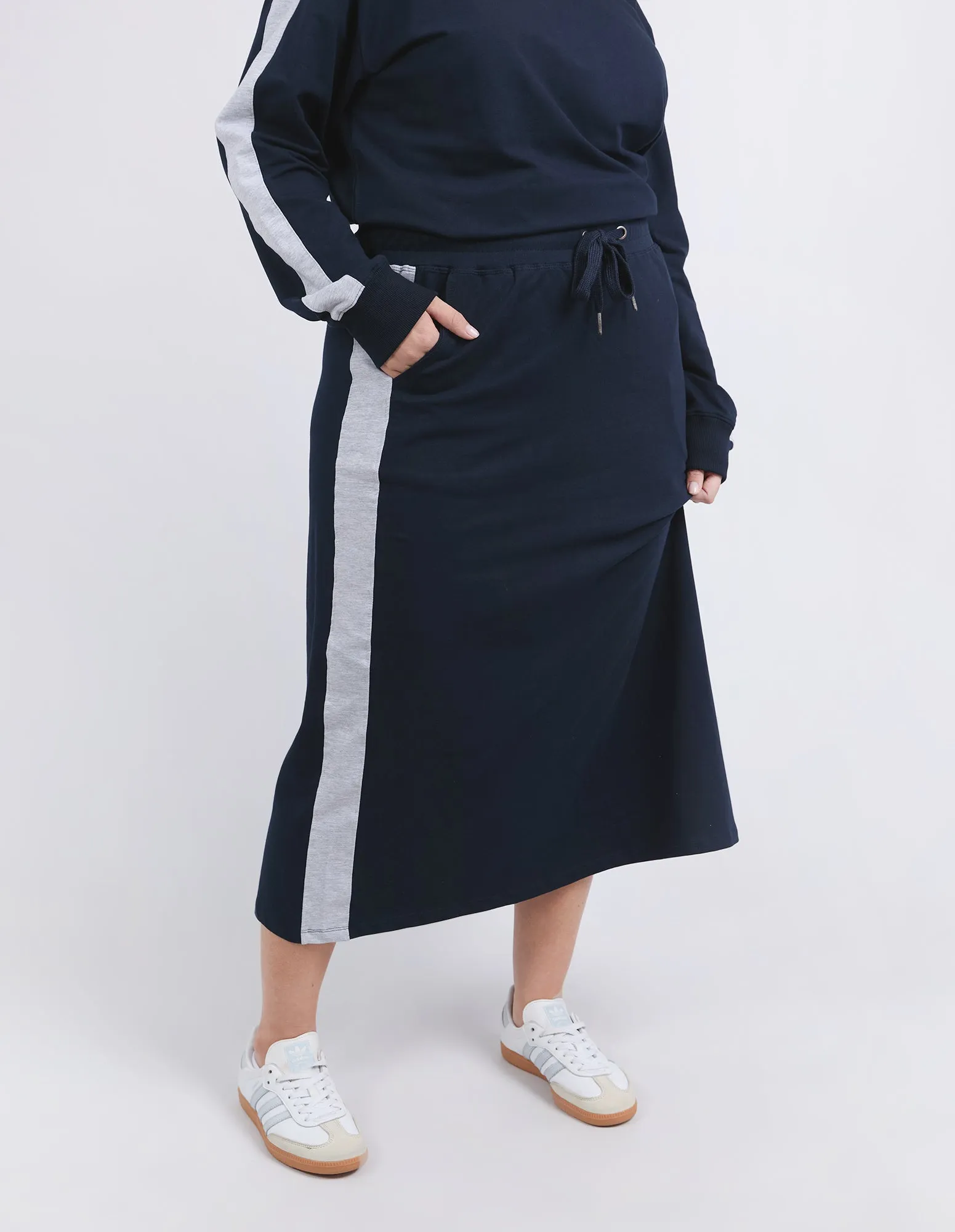 SLOANE FLEECE SKIRT || NAVY
