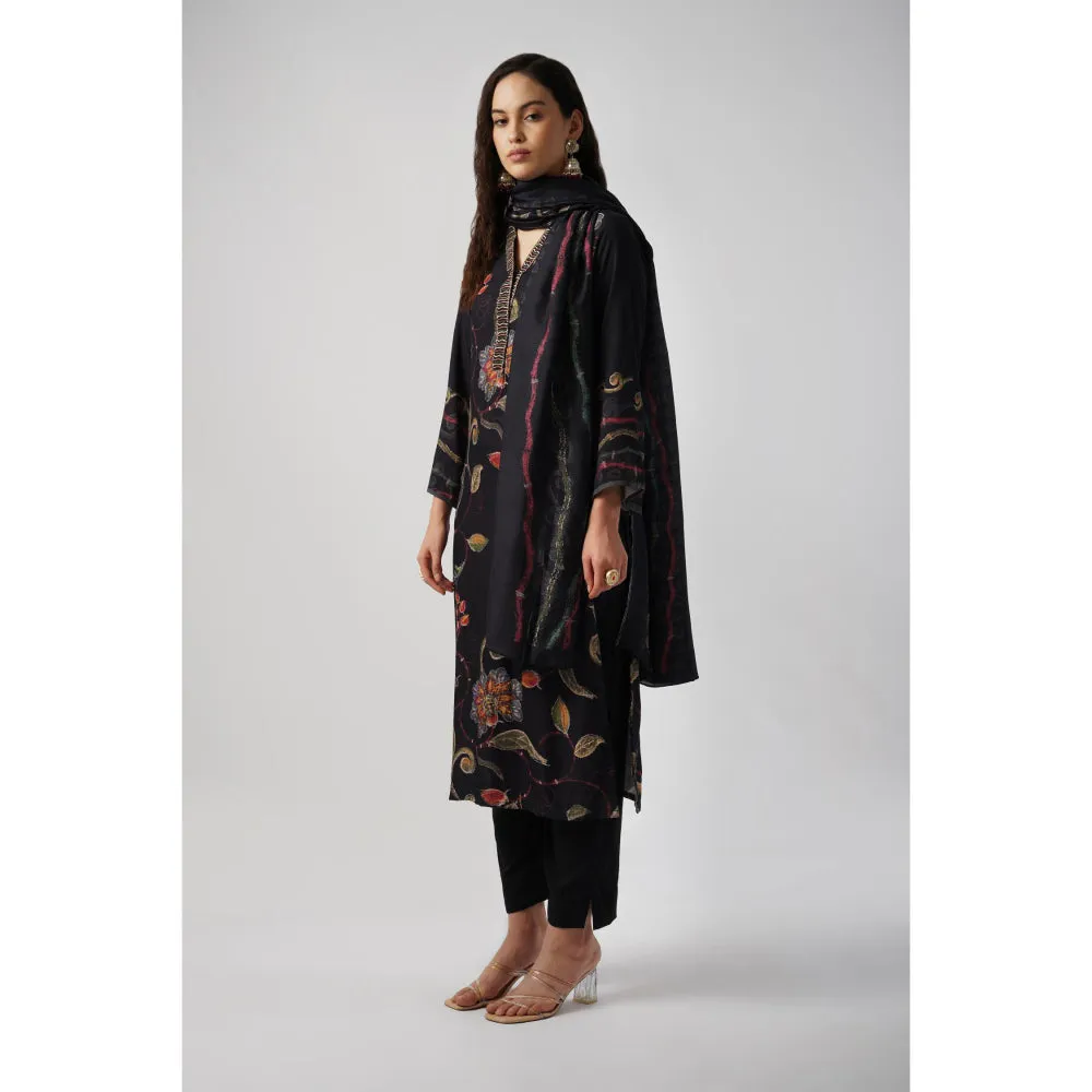 TAHILIYA Women Black Kurta with Pant and Dupatta (Set of 3)