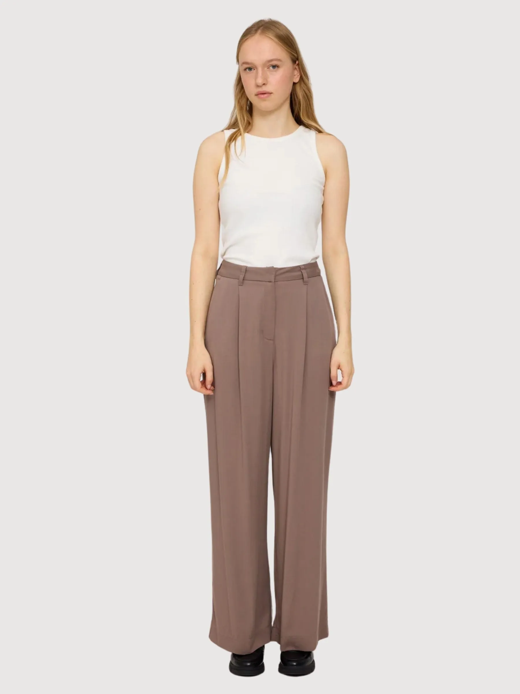 Trouser Pleated Brown Woman Viscose | Mazine