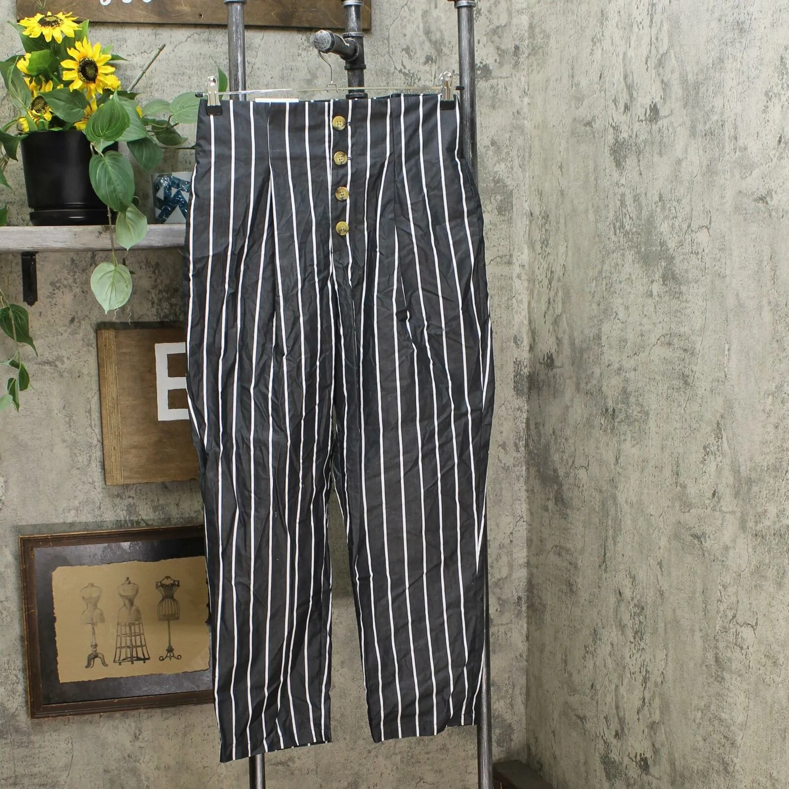 Who What Wear Women's Striped High Rise Cropped Straight Trousers