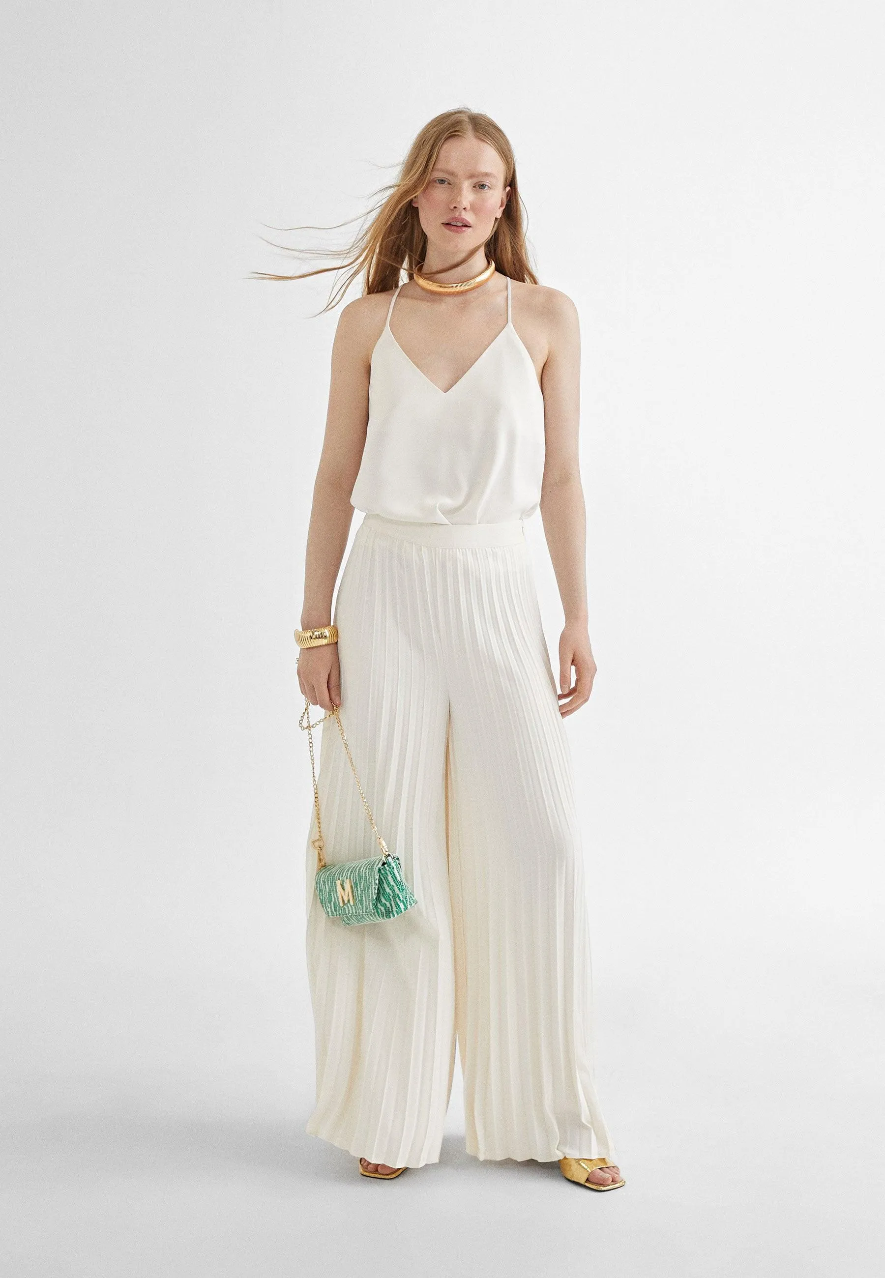Wide pleated trousers